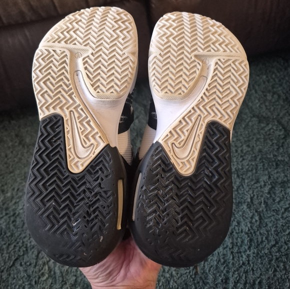 Nike LeBron Witness 7 Kids Basketball Sneakers Black White Size 4Y - Picture 12 of 16